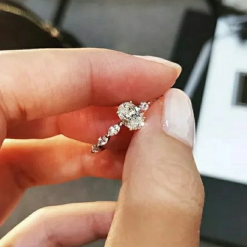 Dazzling Silver Women's Ring - Picture 3 of 6
